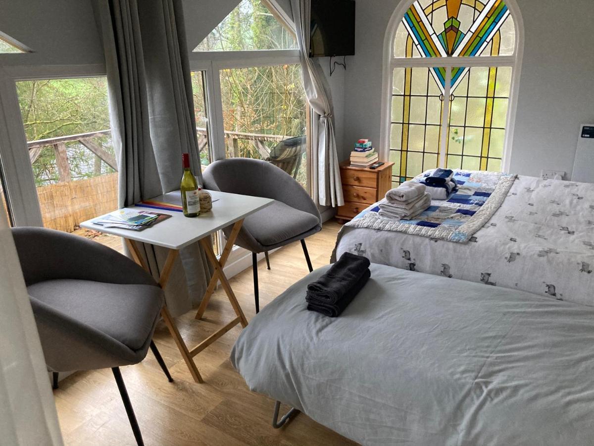 Honey Bee Cabin Llandysul ภายนอก รูปภาพ